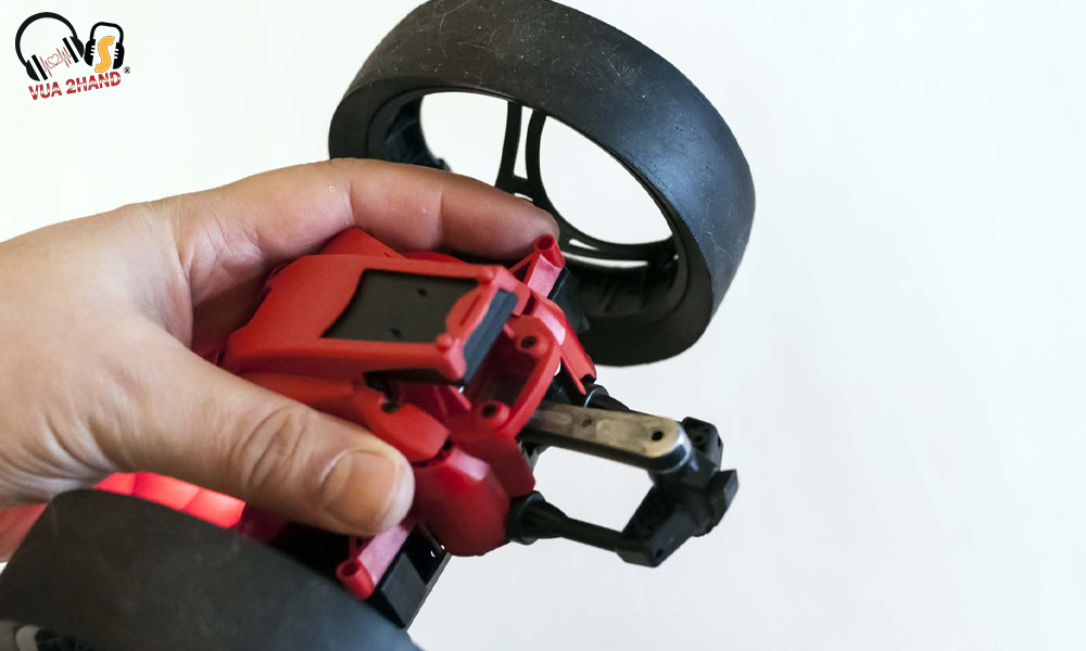 Parrot Jumping Race MiniDrone